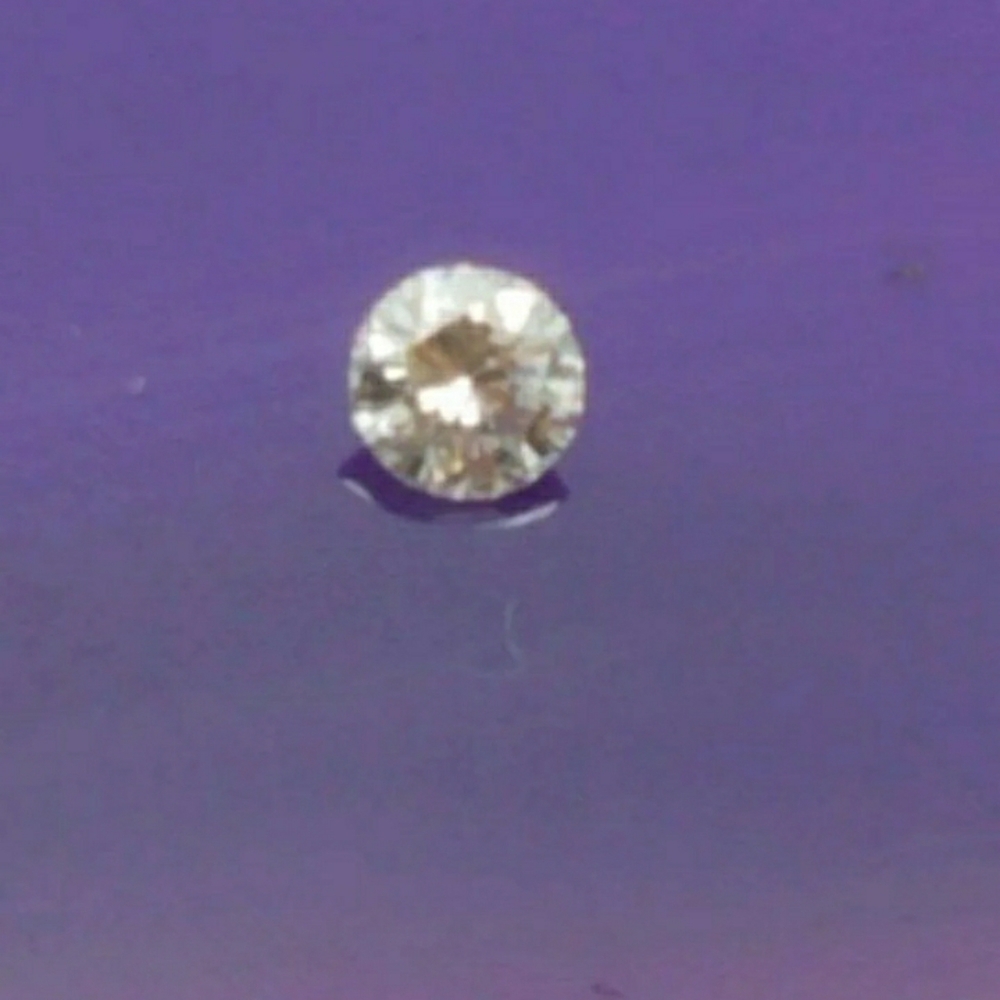 Single loose diamond.